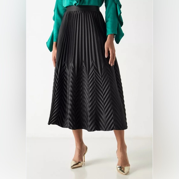 Cachet Dresses & Skirts - Cachet Black A-Line Skirt